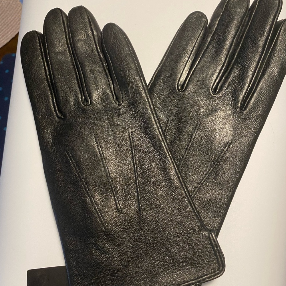 Women’s Black Leather Gloves